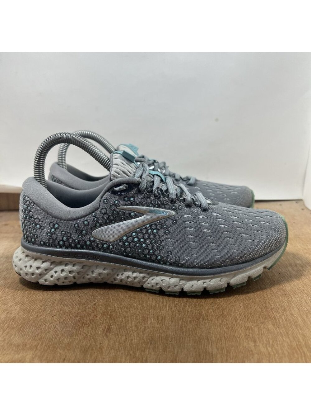 Brooks Glycerin 17 Women Size 7 Grey Running Shoes Sneakers
